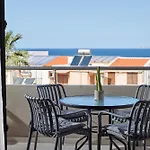 Elegant Family Apartment With Free Private Parking