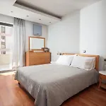 Elegant Family Apartment With Free Private Parking